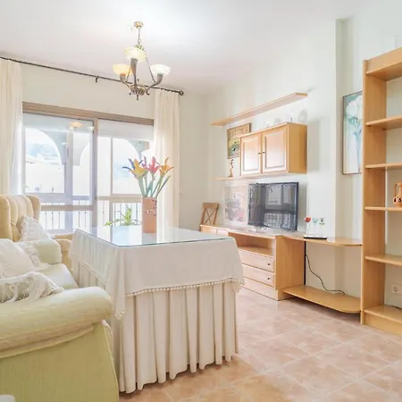 Stunning In With Wifi And 1 Bedrooms شقة نيرخا